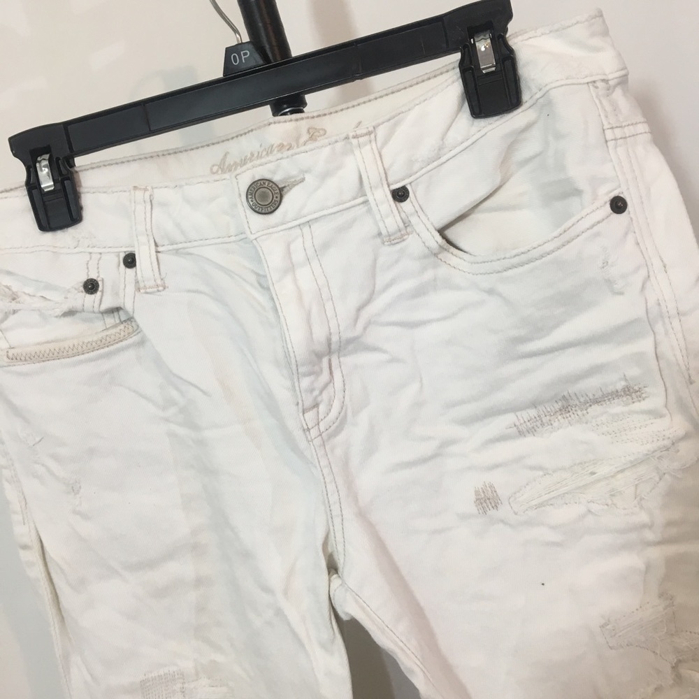AE off white distressed capris Sz 8 -B2